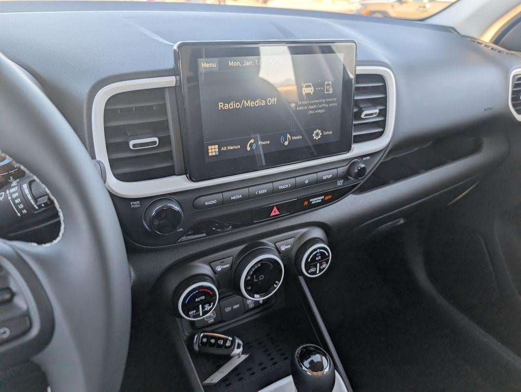 2026 Hyundai VENUE SEL w/Two-Tone Roof