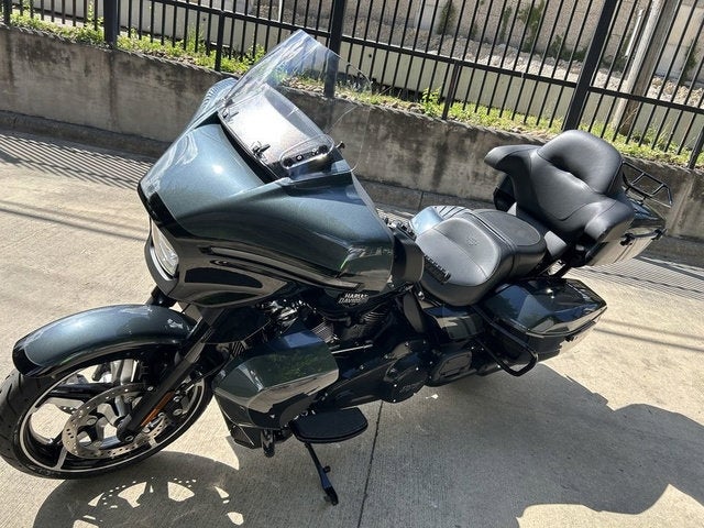 2025 Harley-Davidson FLHXU - Street Glide Ultra Base