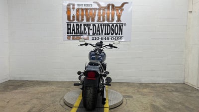 2009 Harley-Davidson FLSTSB - Cross Bones Base