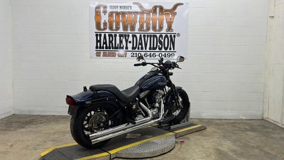 2009 Harley-Davidson FLSTSB - Cross Bones Base