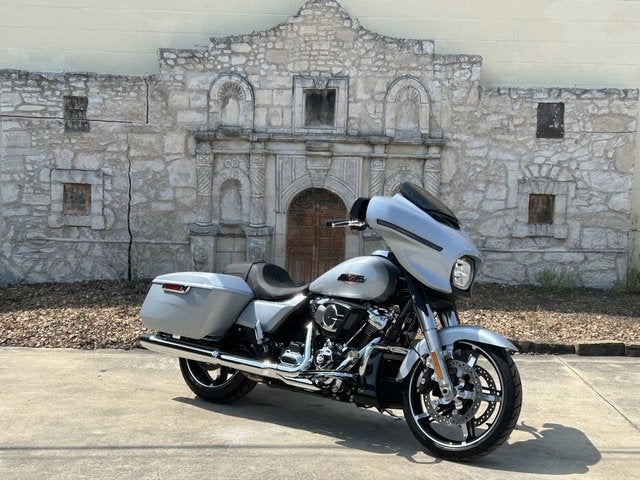 2025 Harley-Davidson FLHX - Street Glide Base