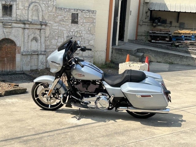 2025 Harley-Davidson FLHX - Street Glide Base