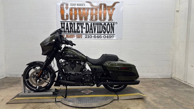 2026 Harley-Davidson FLHX - Street Glide Base