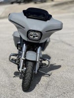 2024 Harley-Davidson FLHX - Street Glide Base