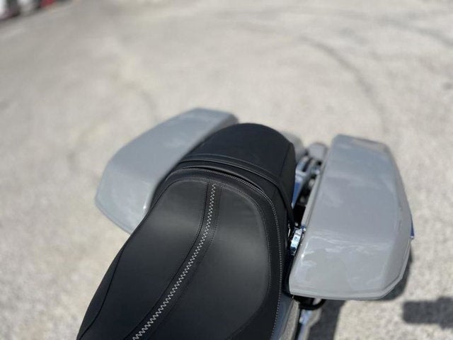 2025 Harley-Davidson FLHX - Street Glide Base