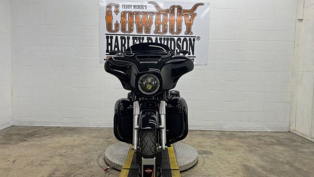 2016 Harley-Davidson FLHX - Street Glide Base