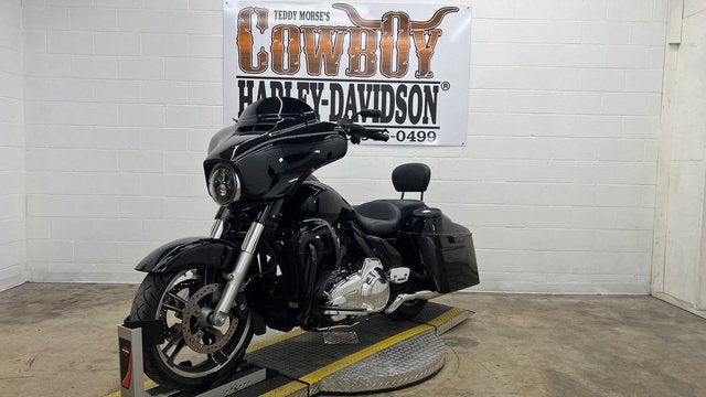 2016 Harley-Davidson FLHX - Street Glide Base
