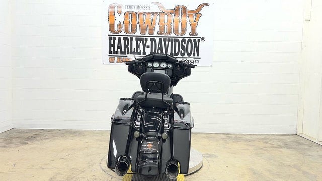 2016 Harley-Davidson FLHX - Street Glide Base