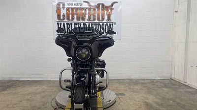 2016 Harley-Davidson FLHX - Street Glide Base