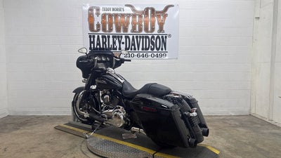 2016 Harley-Davidson FLHX - Street Glide Base