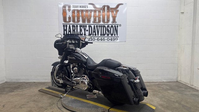 2016 Harley-Davidson FLHX - Street Glide Base