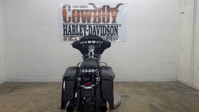 2016 Harley-Davidson FLHX - Street Glide Base