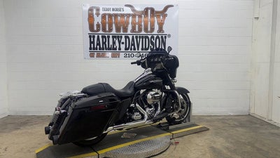 2016 Harley-Davidson FLHX - Street Glide Base