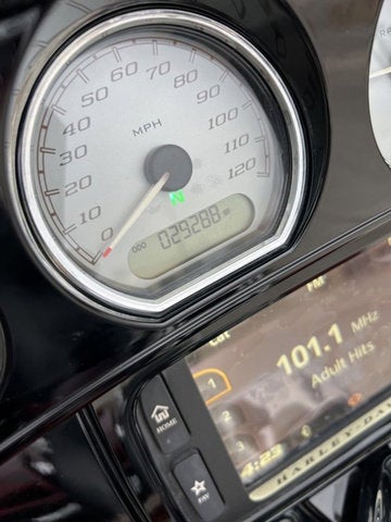 2017 Harley-Davidson FLHXS - Street Glide Special Base