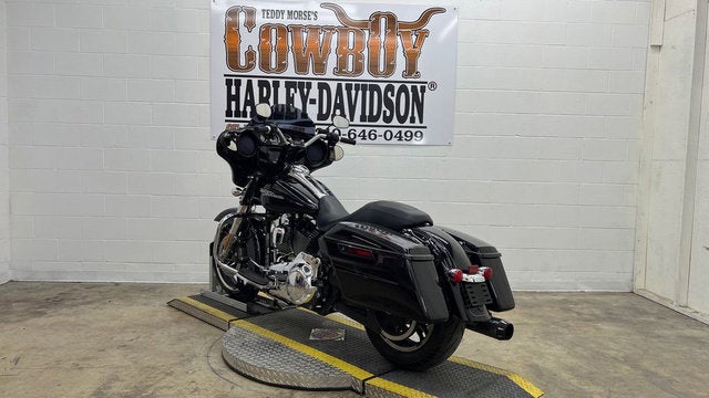 2016 Harley-Davidson FLHXS - Street Glide Special Base