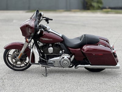 2014 Harley-Davidson FLHXS - Street Glide Special Base
