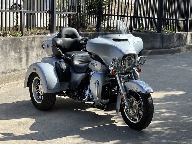 2023 Harley-Davidson FLHTCUTG - Tri Glide Ultra Base