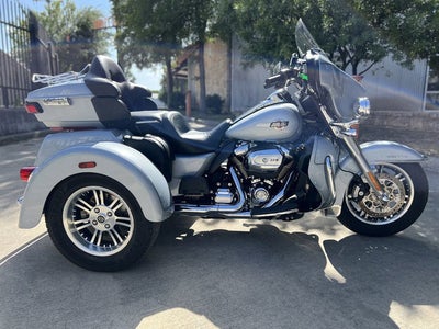 2023 Harley-Davidson FLHTCUTG - Tri Glide Ultra Base