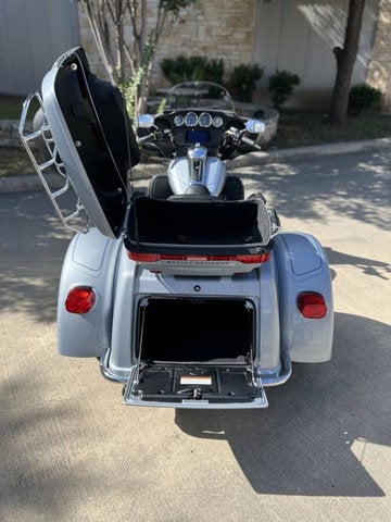 2023 Harley-Davidson FLHTCUTG - Tri Glide Ultra Base
