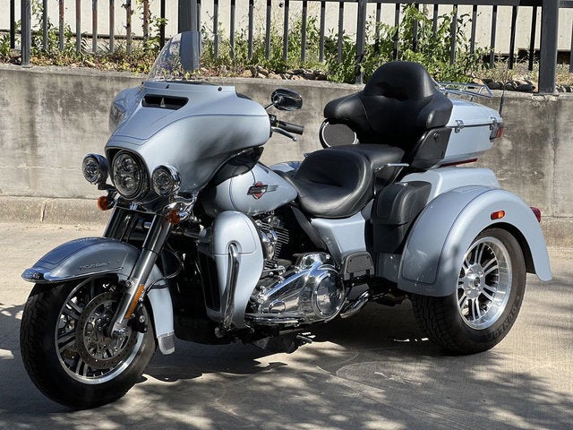 2023 Harley-Davidson FLHTCUTG - Tri Glide Ultra Base