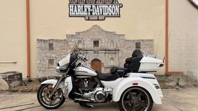 2023 Harley-Davidson FLHTCUTG - Tri Glide Ultra Base
