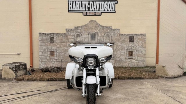 2023 Harley-Davidson FLHTCUTG - Tri Glide Ultra Base