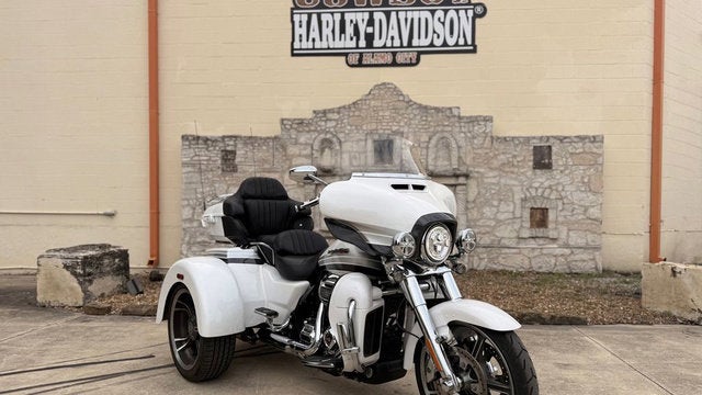 2023 Harley-Davidson FLHTCUTG - Tri Glide Ultra Base