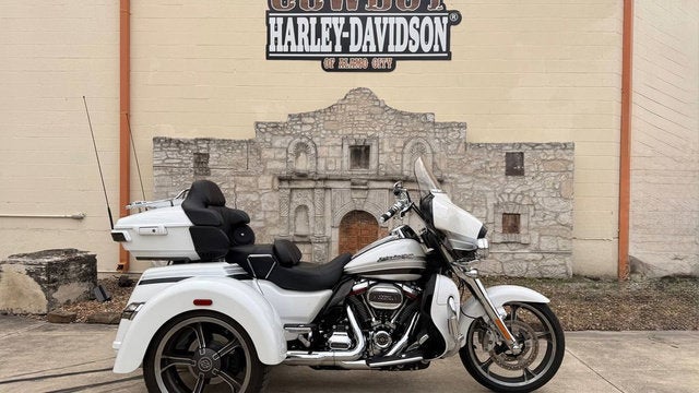 2023 Harley-Davidson FLHTCUTG - Tri Glide Ultra Base