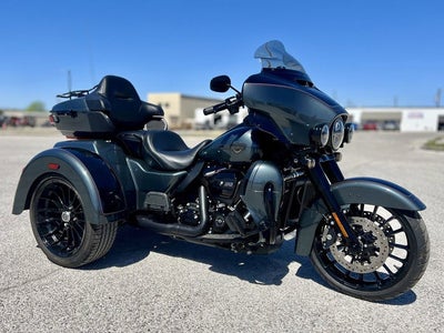 2025 Harley-Davidson FLHTCUTG - Tri Glide Ultra Base