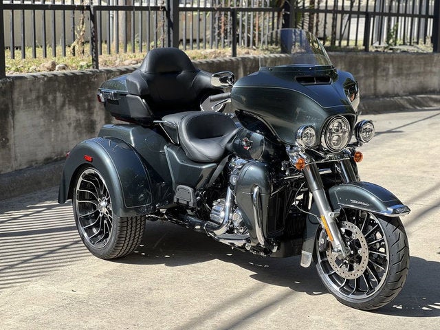 2025 Harley-Davidson FLHTCUTG - Tri Glide Ultra Base