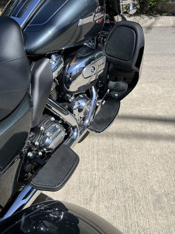 2025 Harley-Davidson FLHTCUTG - Tri Glide Ultra Base