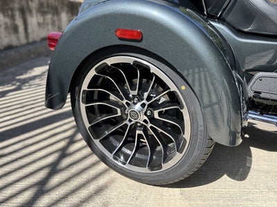 2025 Harley-Davidson FLHTCUTG - Tri Glide Ultra Base