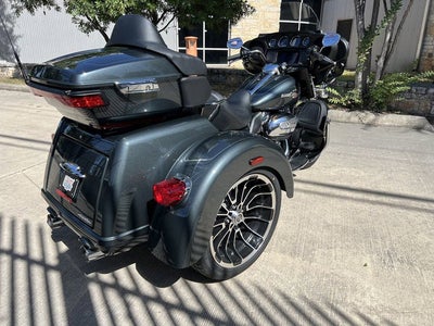 2025 Harley-Davidson FLHTCUTG - Tri Glide Ultra Base