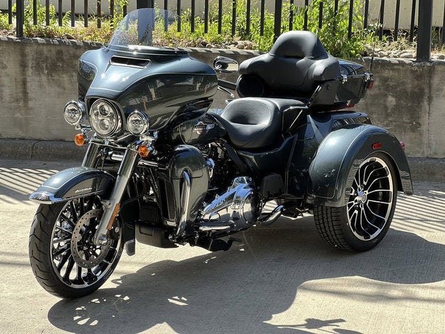 2025 Harley-Davidson FLHTCUTG - Tri Glide Ultra Base