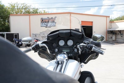 2011 Harley-Davidson Trike FLHTCUTG - Tri Glide Ultra Classic