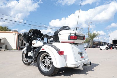2011 Harley-Davidson Trike FLHTCUTG - Tri Glide Ultra Classic