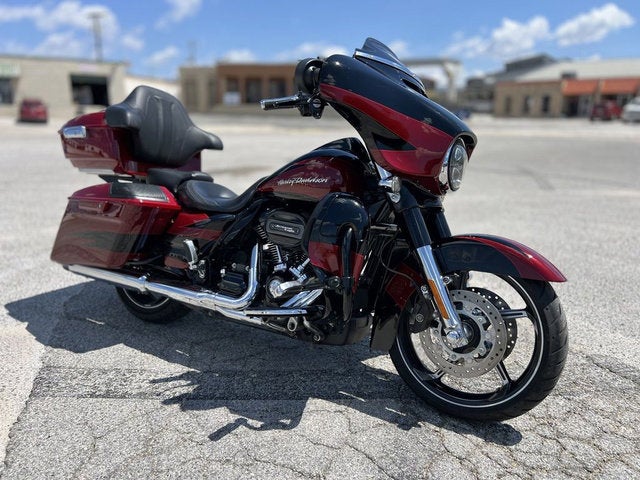 2017 Harley-Davidson FLHXSE - CVO Street Glide Base
