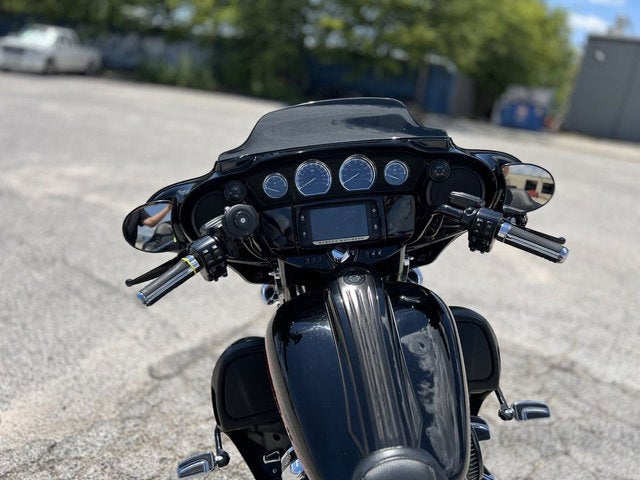 2017 Harley-Davidson FLHXSE - CVO Street Glide Base