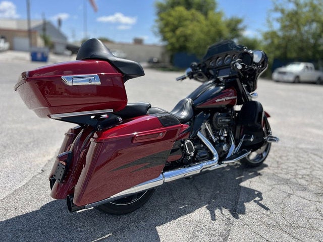 2017 Harley-Davidson FLHXSE - CVO Street Glide Base