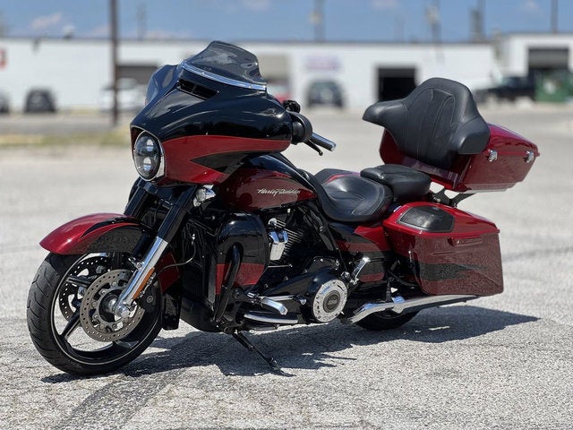 2017 Harley-Davidson FLHXSE - CVO Street Glide Base