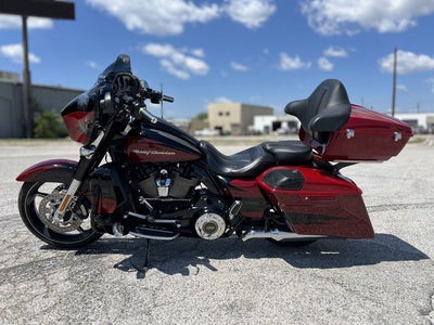 2017 Harley-Davidson FLHXSE - CVO Street Glide Base