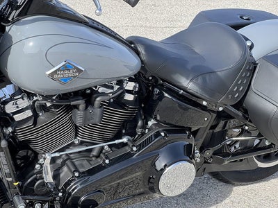 2026 Harley-Davidson Softail FLHC - Heritage Classic