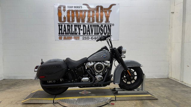 2026 Harley-Davidson Softail FLHC - Heritage Classic