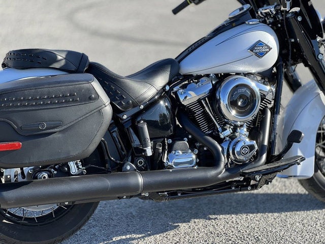 2025 Harley-Davidson Softail FLHC - Heritage Classic