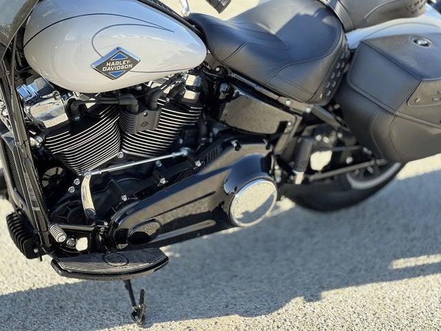 2025 Harley-Davidson Softail FLHC - Heritage Classic