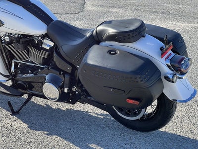 2025 Harley-Davidson Softail FLHC - Heritage Classic