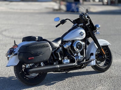 2025 Harley-Davidson Softail FLHC - Heritage Classic