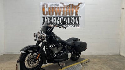 2026 Harley-Davidson Softail FLHC - Heritage Classic