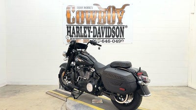 2026 Harley-Davidson Softail FLHC - Heritage Classic