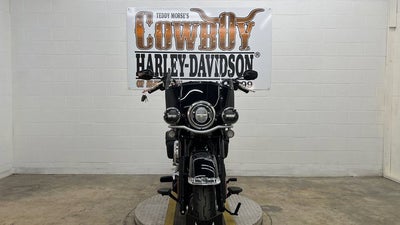 2026 Harley-Davidson Softail FLHC - Heritage Classic